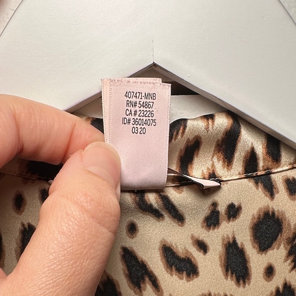 Victoria's Secret Leopard/Cheetah Long Sleeve Night Gown - Picture 8 of 8